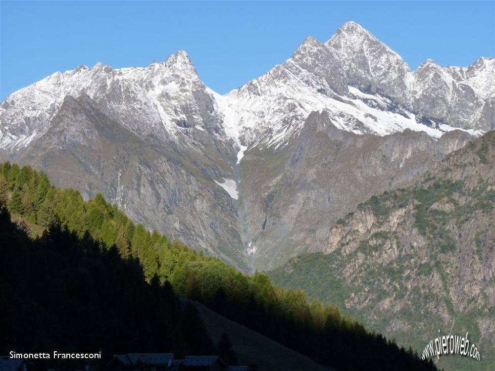 01 Diavolo e Diavolino di Tenda a dx, Poris a sx di primo mattino.JPG